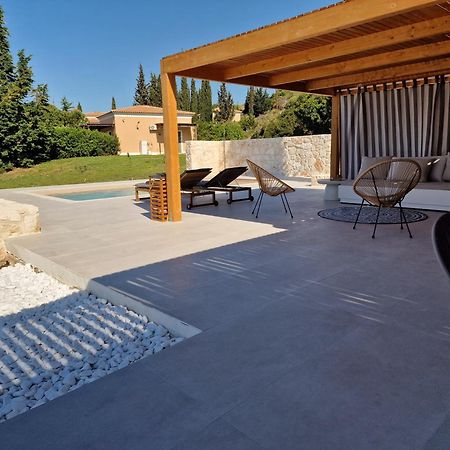 Sunny Villas Klismata Luaran gambar