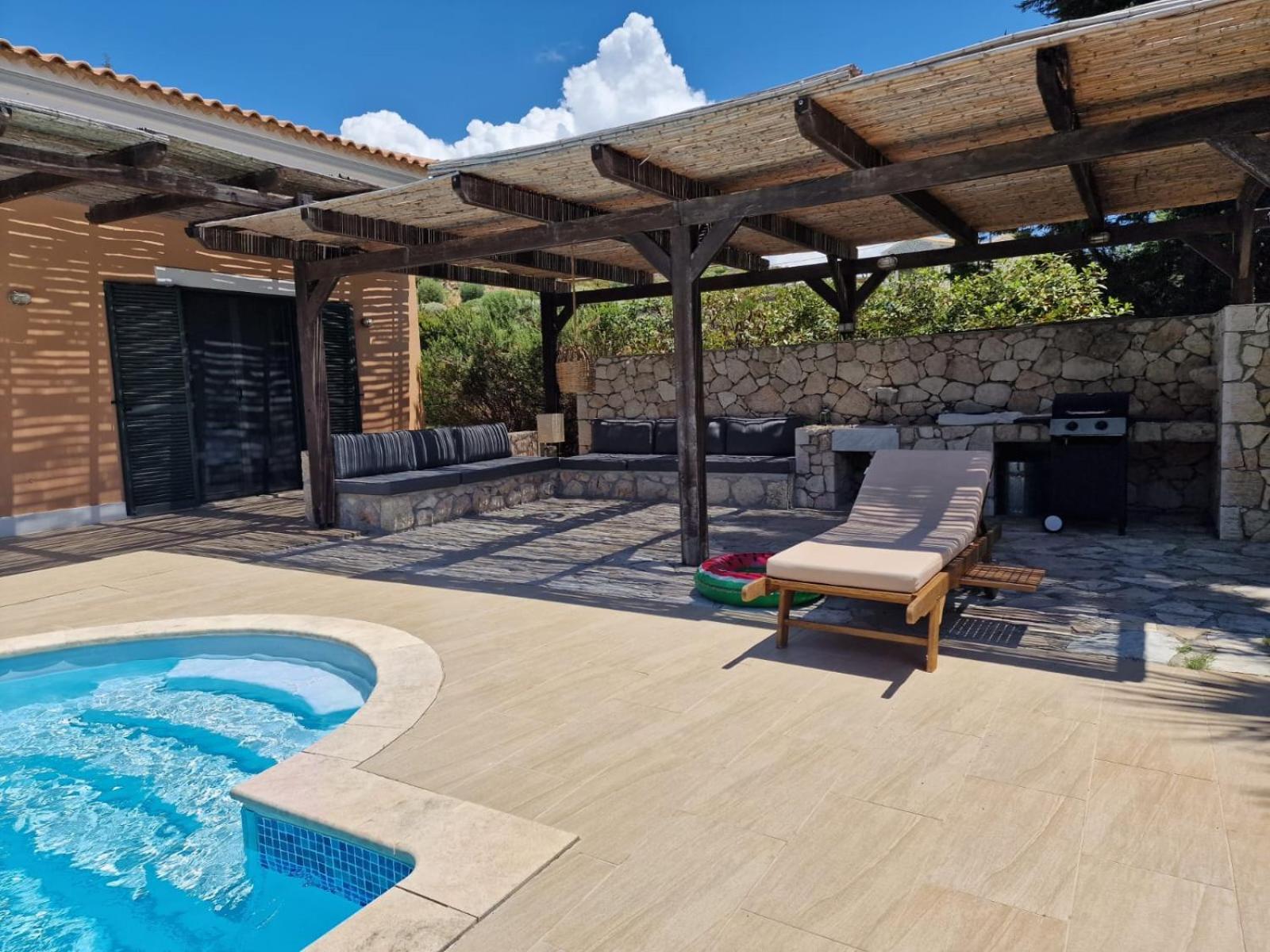 Sunny Villas Klismata Luaran gambar