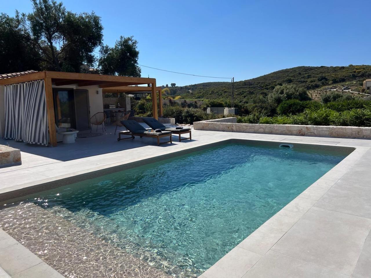 Sunny Villas Klismata Luaran gambar