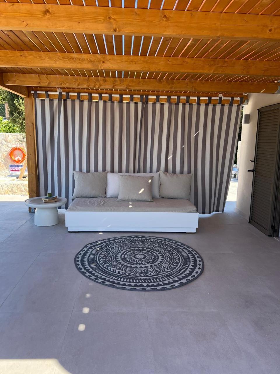 Sunny Villas Klismata Luaran gambar