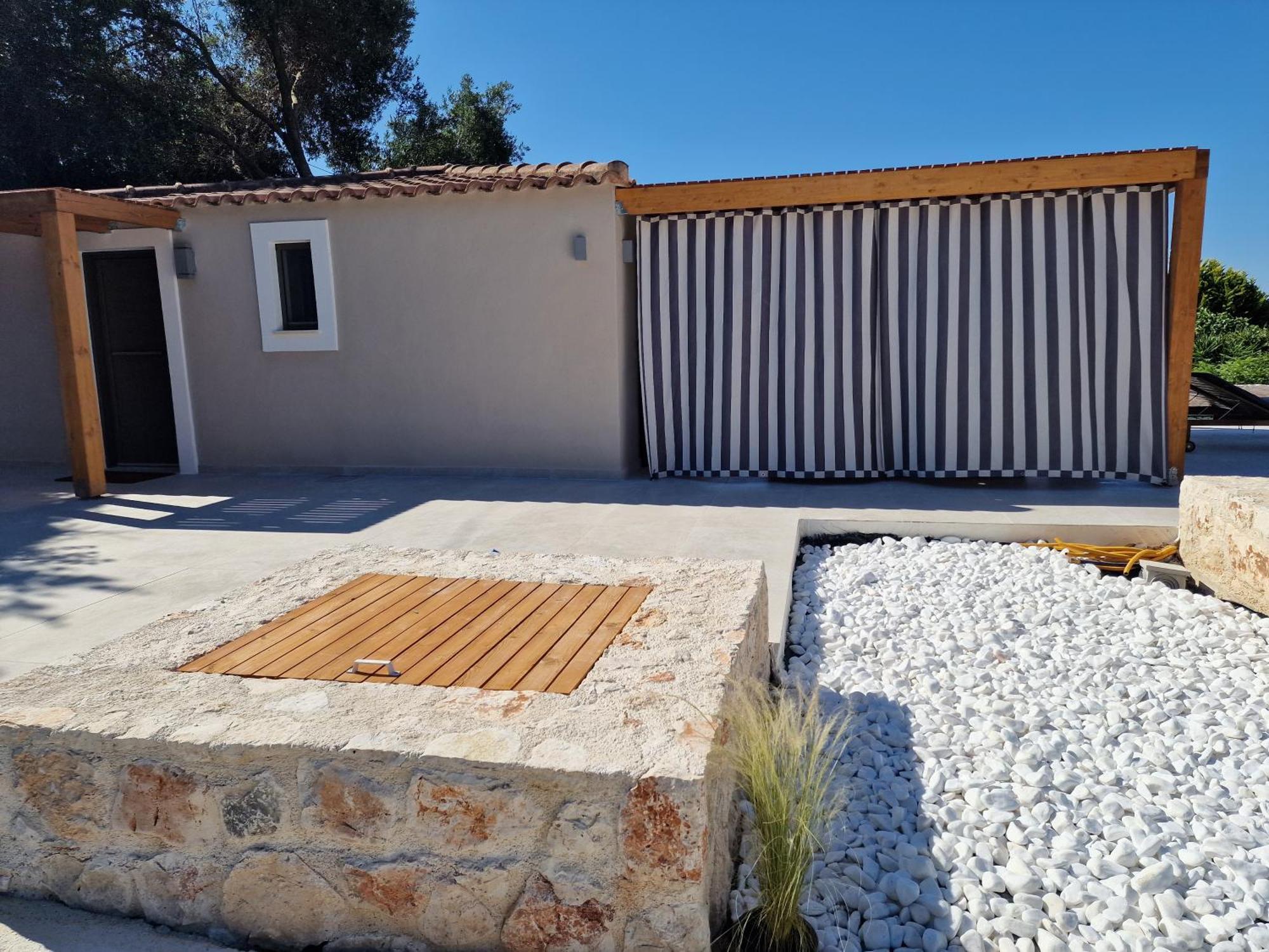 Sunny Villas Klismata Luaran gambar