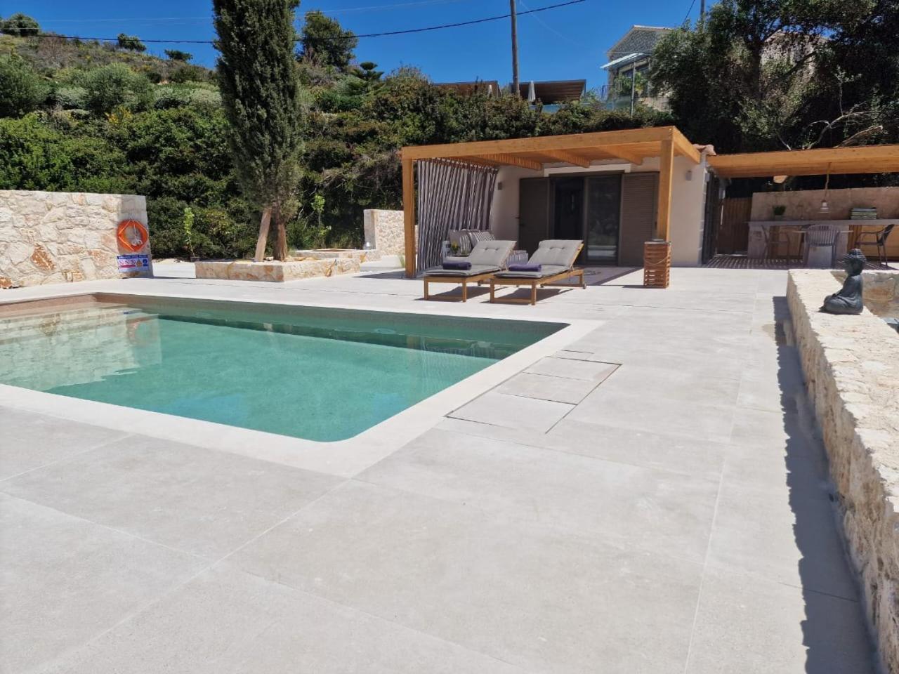 Sunny Villas Klismata Luaran gambar