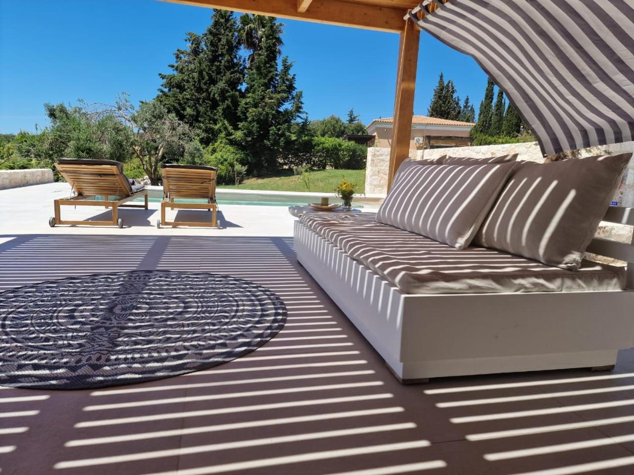 Sunny Villas Klismata Luaran gambar