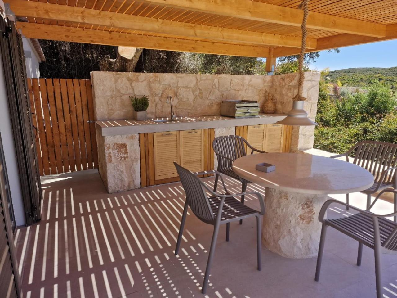 Sunny Villas Klismata Luaran gambar