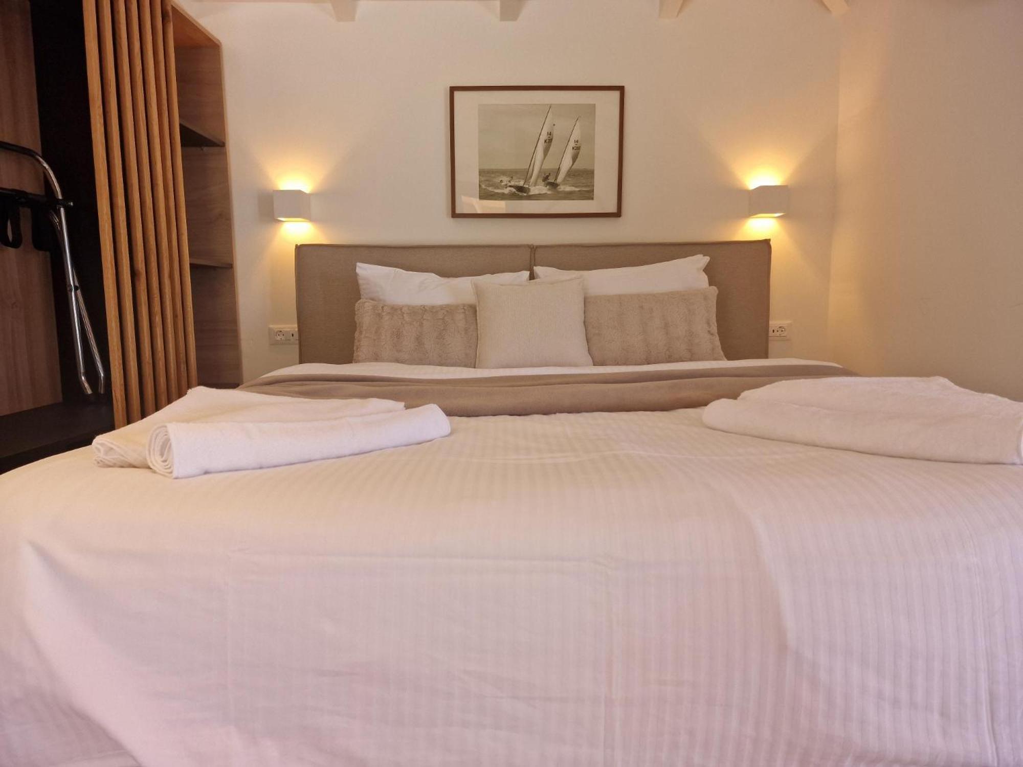 Sunny Villas Klismata Luaran gambar