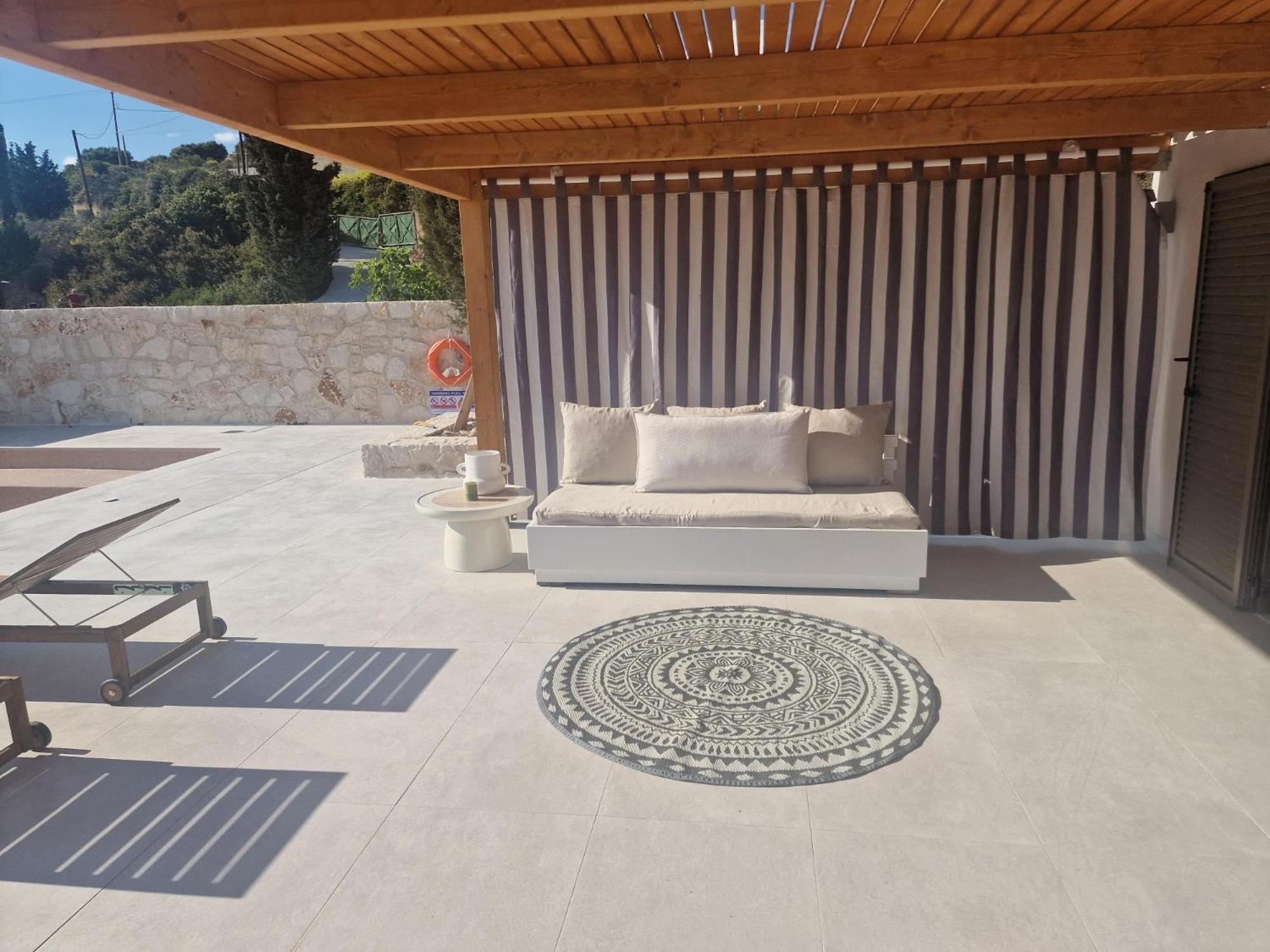 Sunny Villas Klismata Luaran gambar