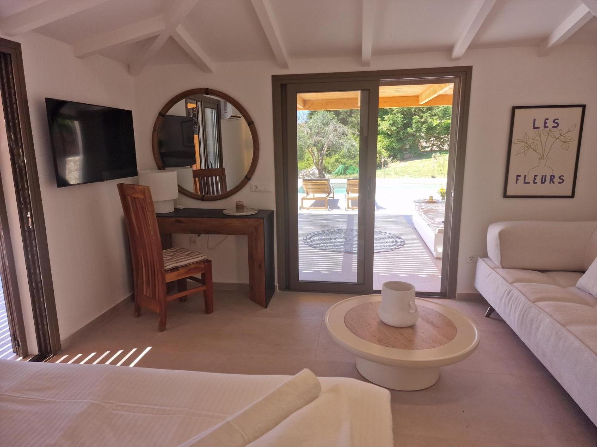 Sunny Villas Klismata Luaran gambar